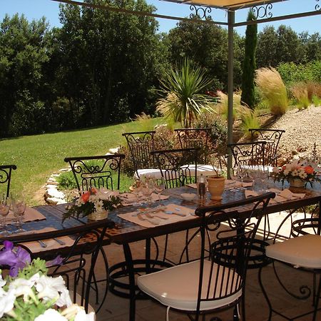Hotel Restaurant Le Gardon - Pont Du Gard Collias ภายนอก รูปภาพ
