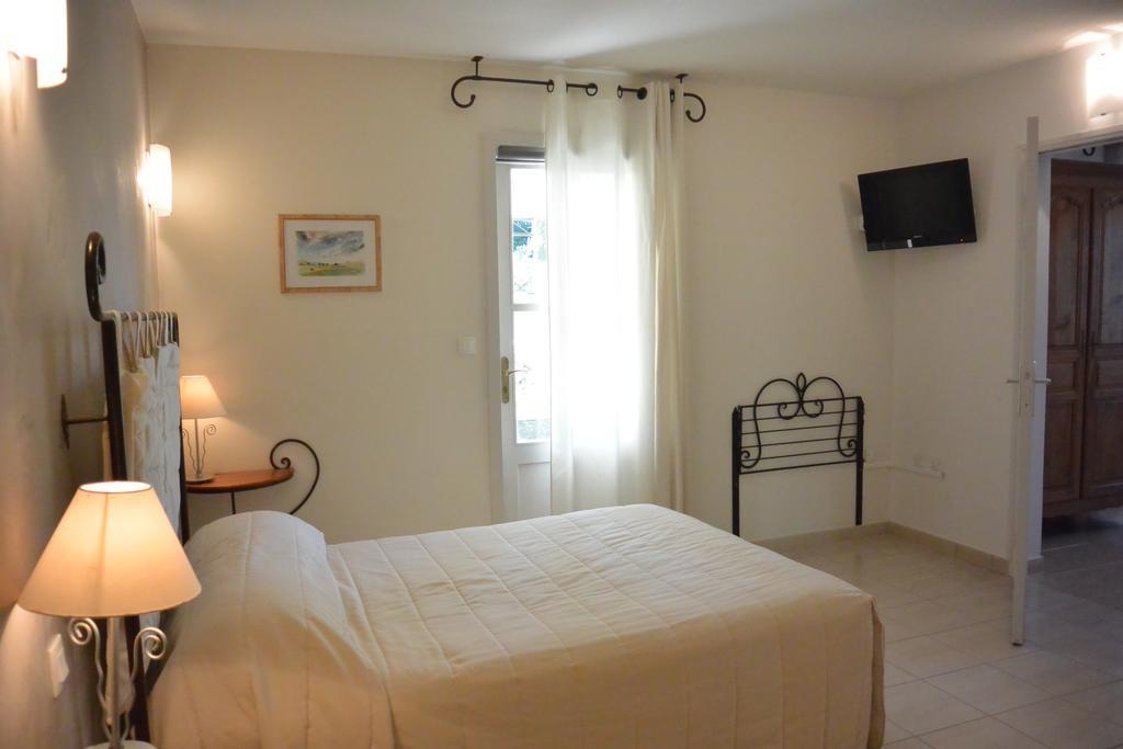 Hotel Restaurant Le Gardon - Pont Du Gard Collias ห้อง รูปภาพ